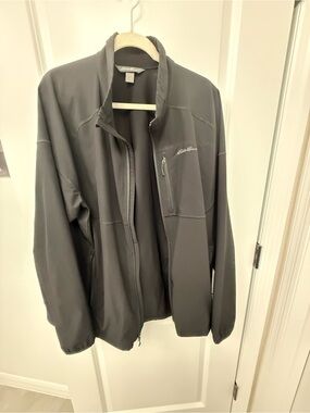 Eddie Bauer Men's Full-Zip Softshell Jacket - Black. Size XL